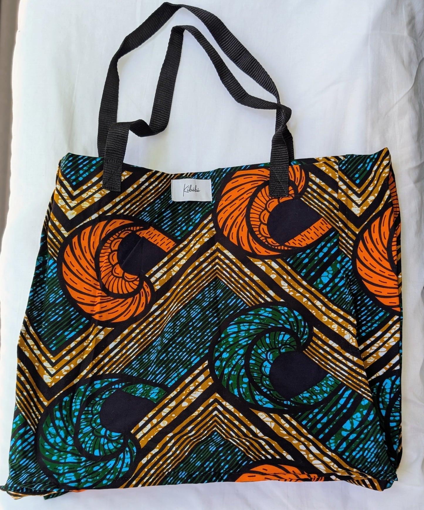 Shopping Bag with Repurposed Plastic Lining